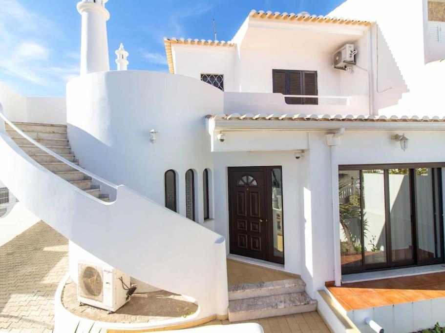 Villa Dogueno- Privat Pool & Privacy & Albufeira Center Экстерьер фото